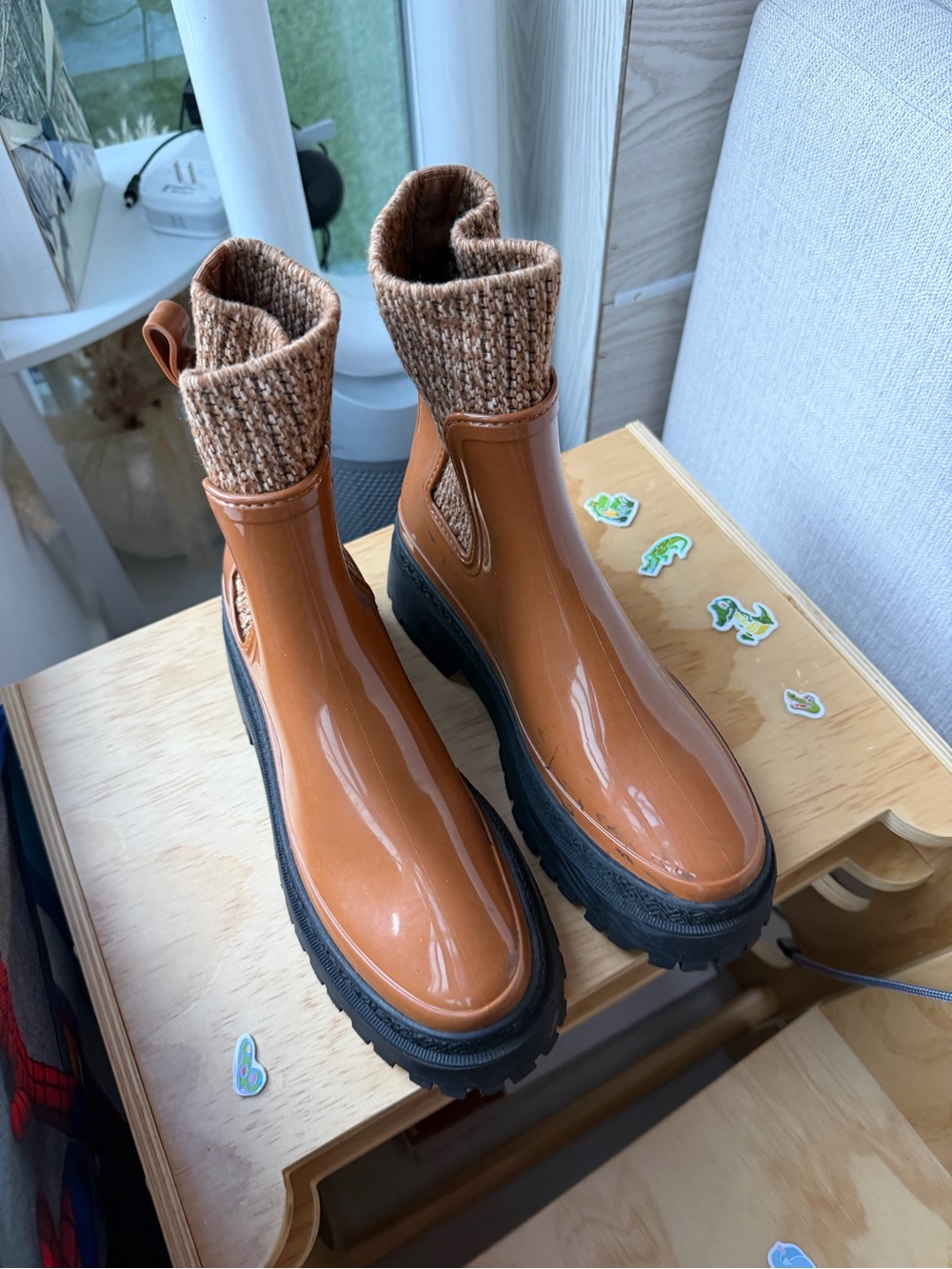 Women’s Chunky Chelsea Ankle Boots with Knit Cuff - Brown